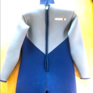 Men’s wet suit size large